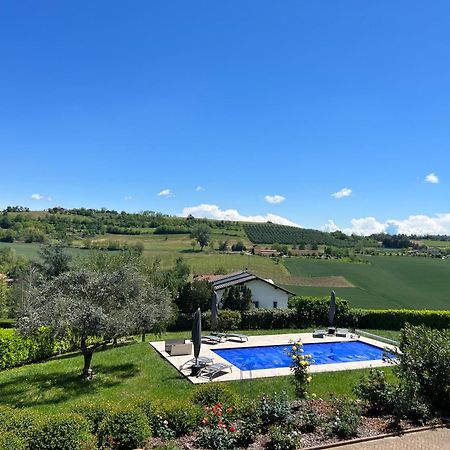 Bed and Breakfast Cascina Il Volo Монкальво Екстер'єр фото