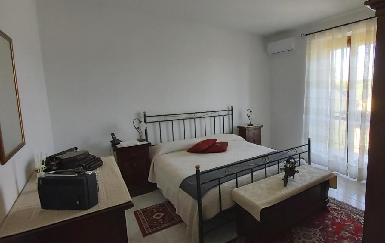 Bed and Breakfast Cascina Il Volo Монкальво Екстер'єр фото