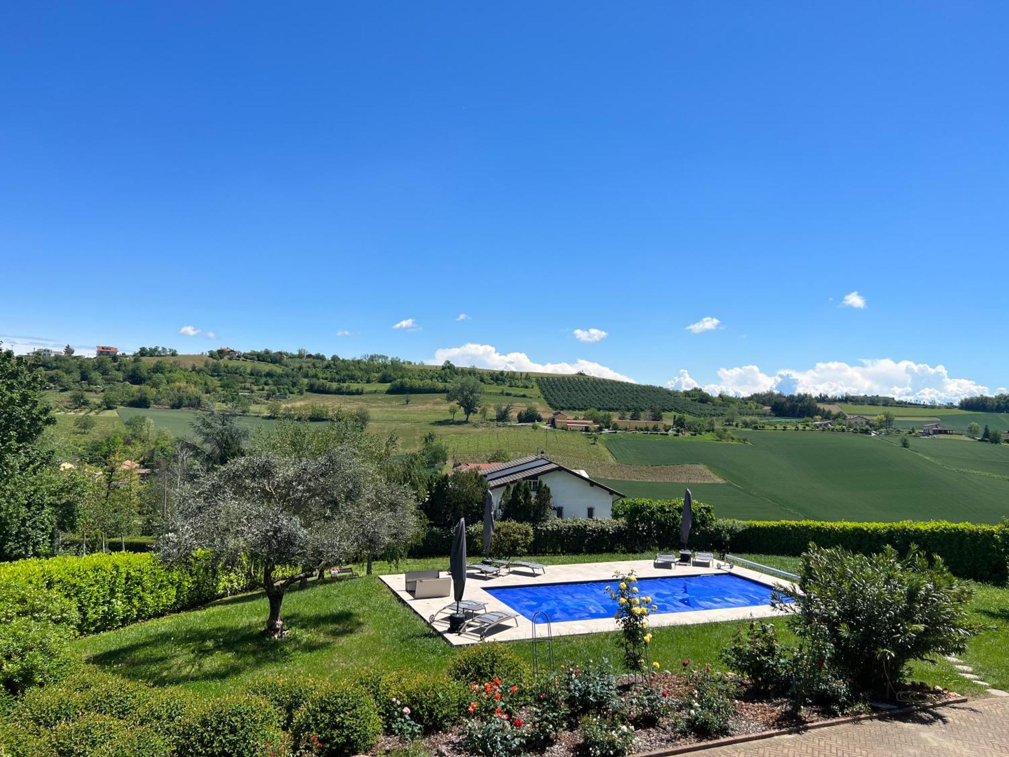 Bed and Breakfast Cascina Il Volo Монкальво Екстер'єр фото