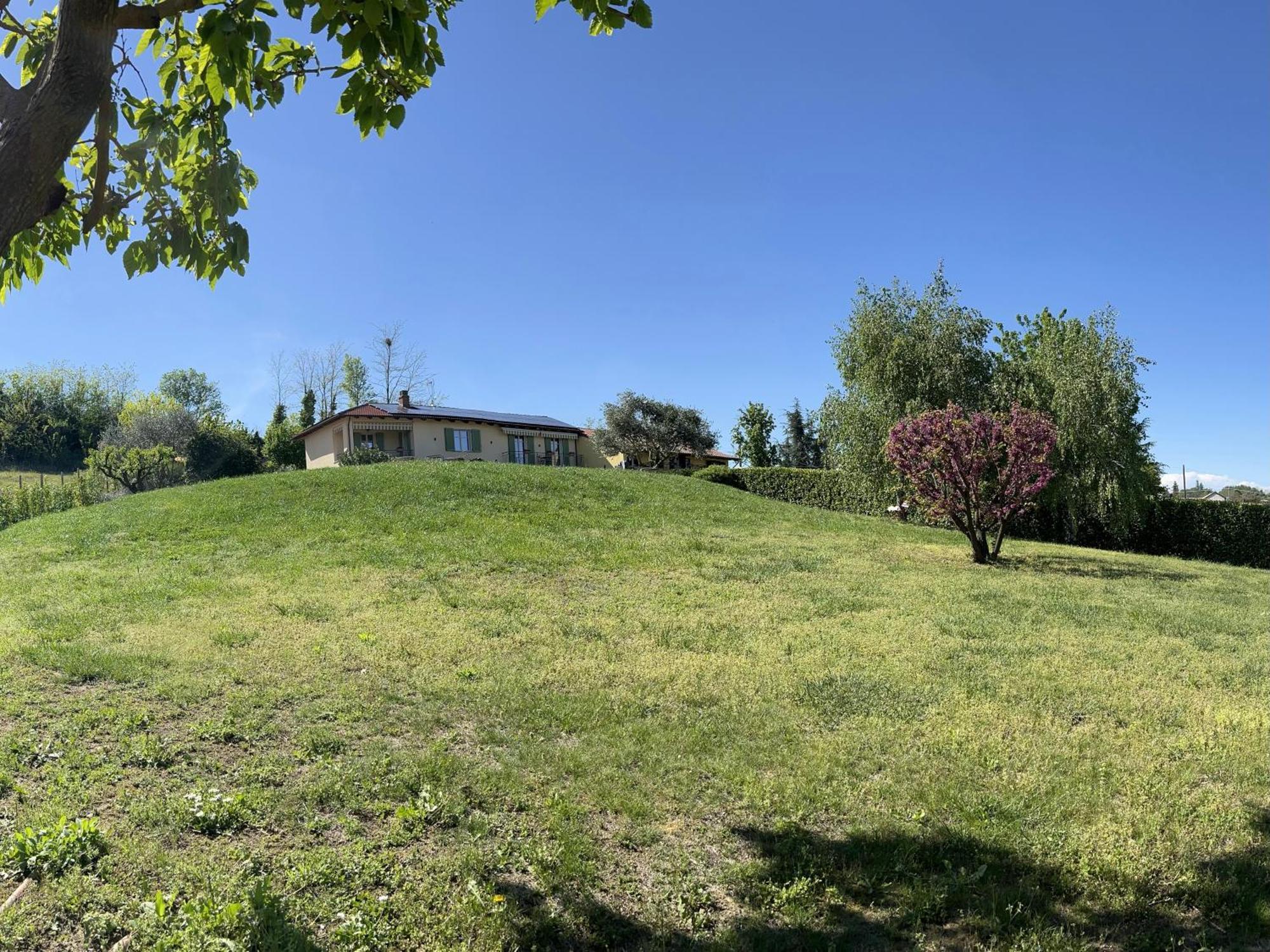 Bed and Breakfast Cascina Il Volo Монкальво Екстер'єр фото