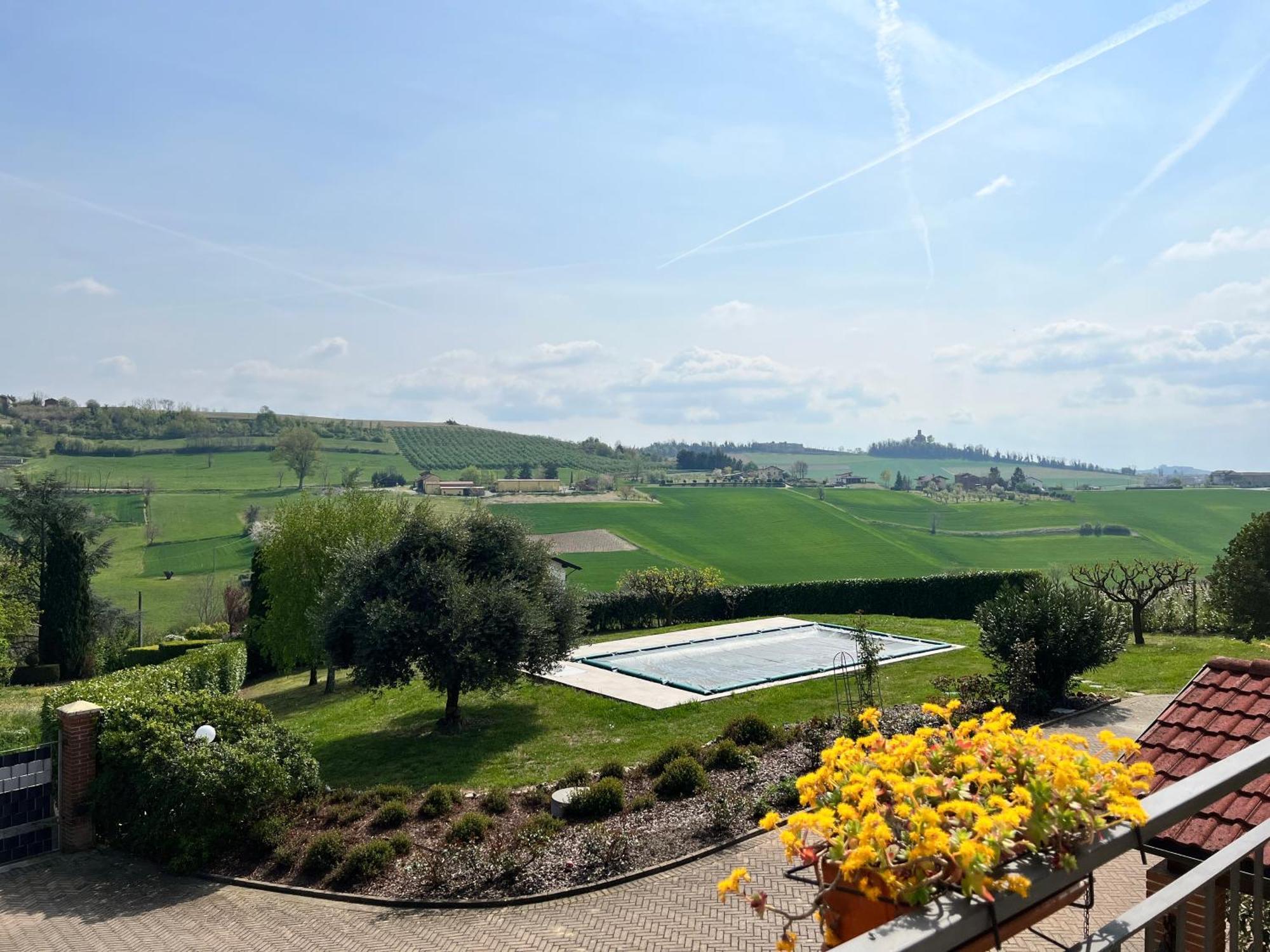 Bed and Breakfast Cascina Il Volo Монкальво Екстер'єр фото