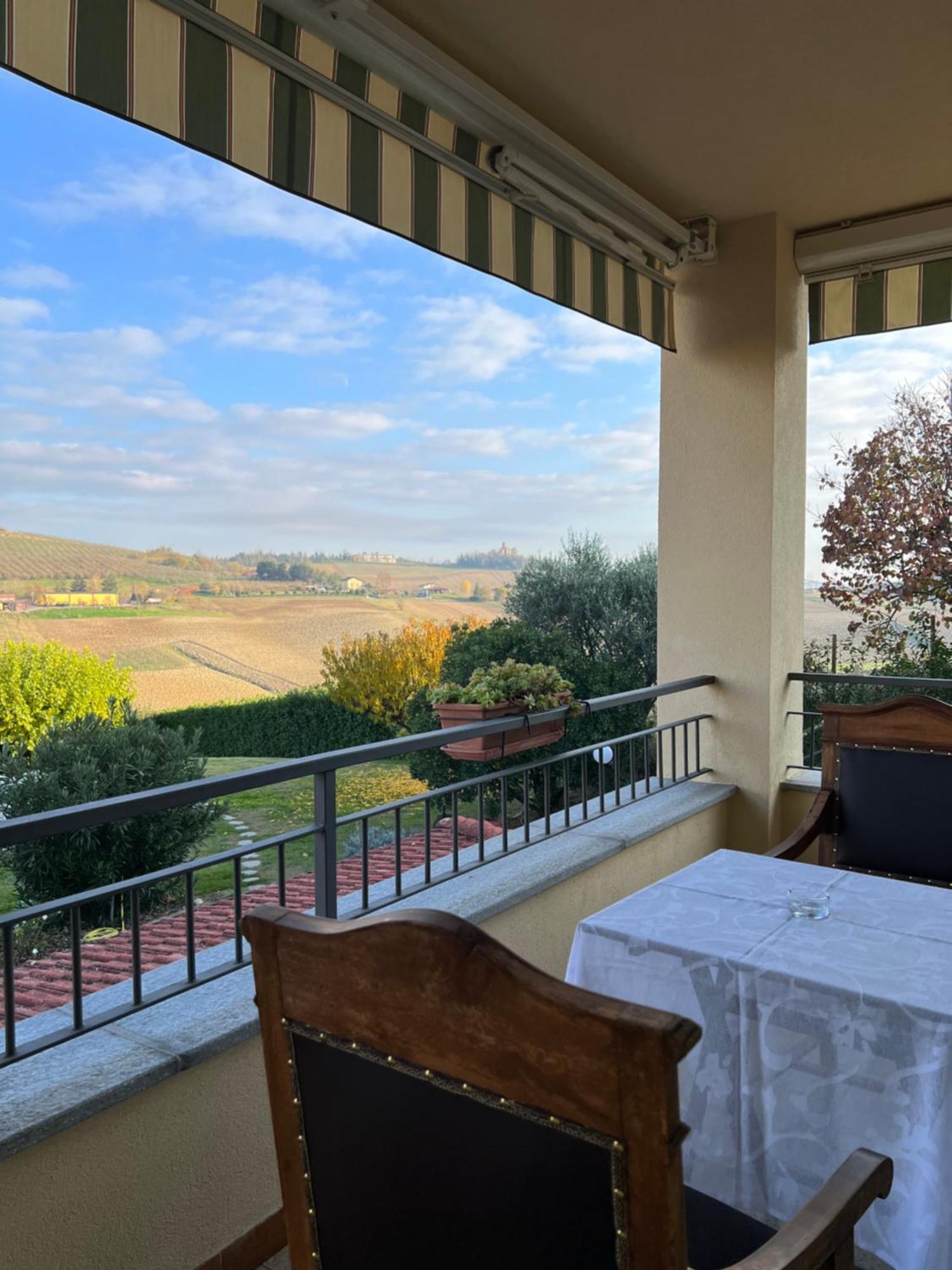 Bed and Breakfast Cascina Il Volo Монкальво Екстер'єр фото